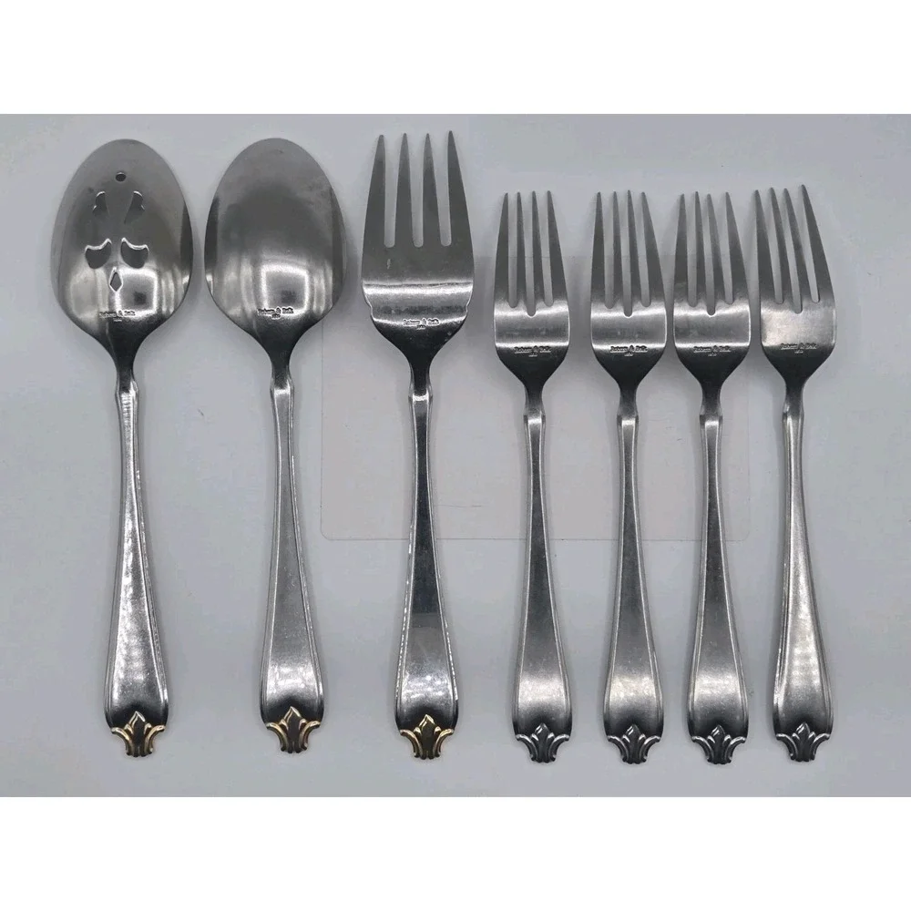 Roberts‎ & Belk 18/10 Flatware Lot Of 7 Pieces Serving Spoon Fork 4 Dinner Forks